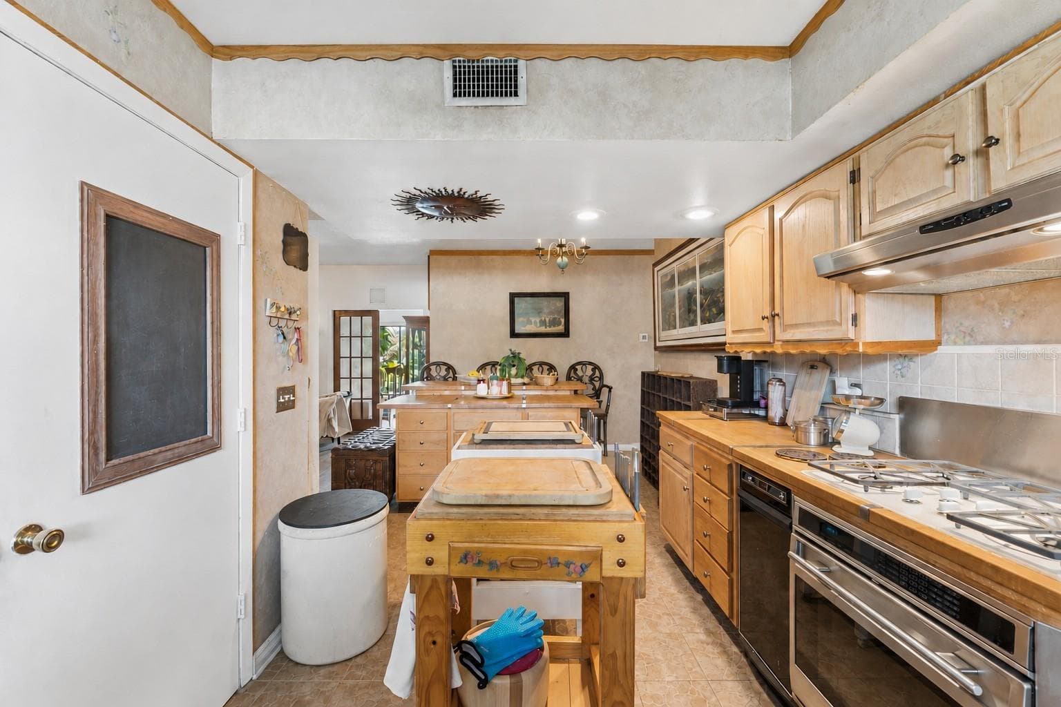 Single Family Residence at 9130 DOLLANGER CT, ORLANDO, photo 17 of 47