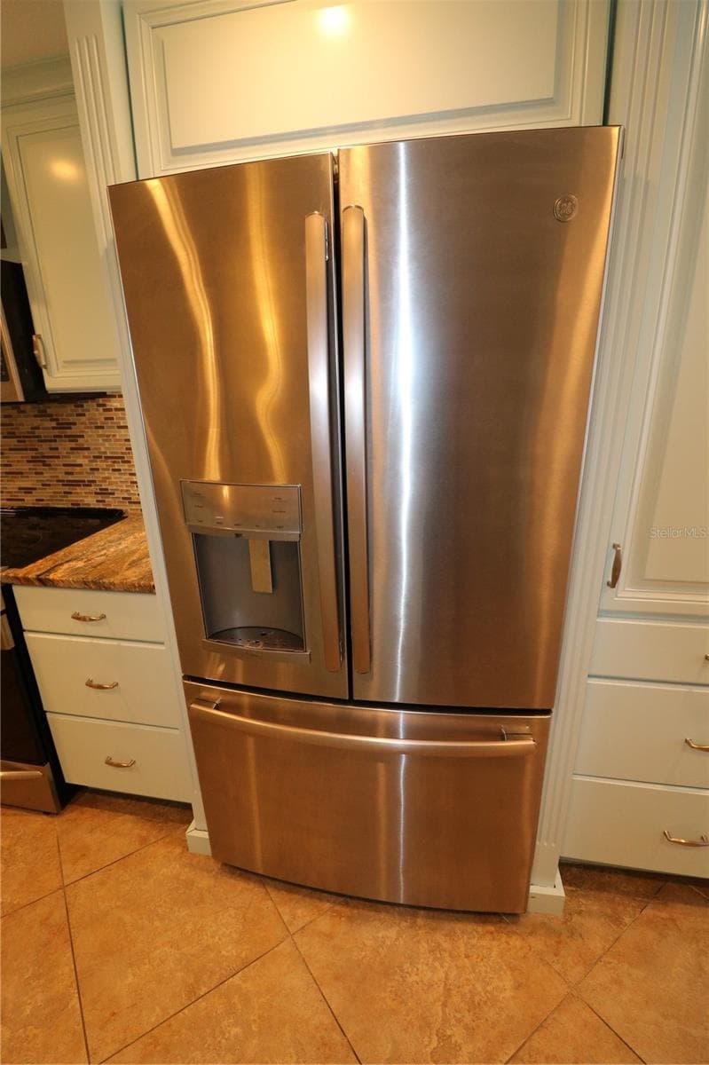 Updated appliances - 9495 BLIND PASS RD #504, ST PETE BEACH