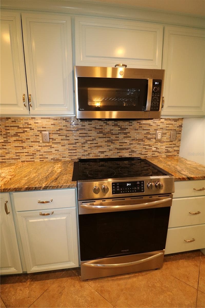 updated appliances - 9495 BLIND PASS RD #504, ST PETE BEACH