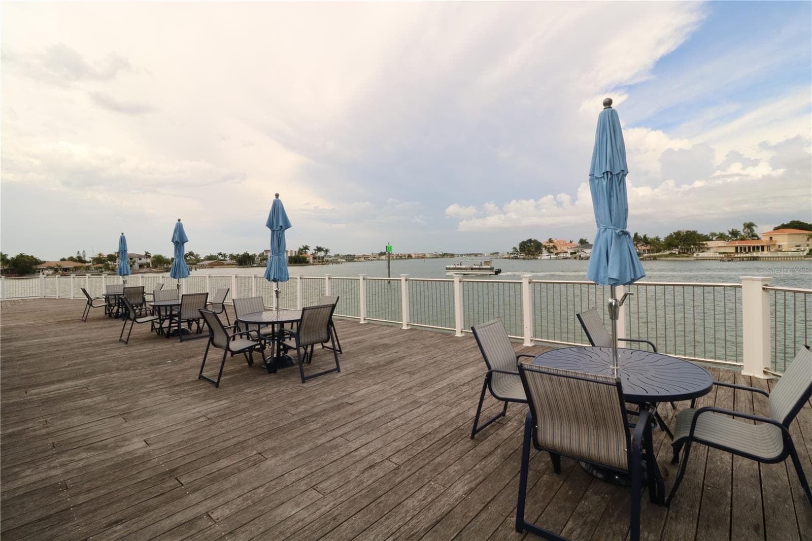 Community sitting area - 9495 BLIND PASS RD #504, ST PETE BEACH