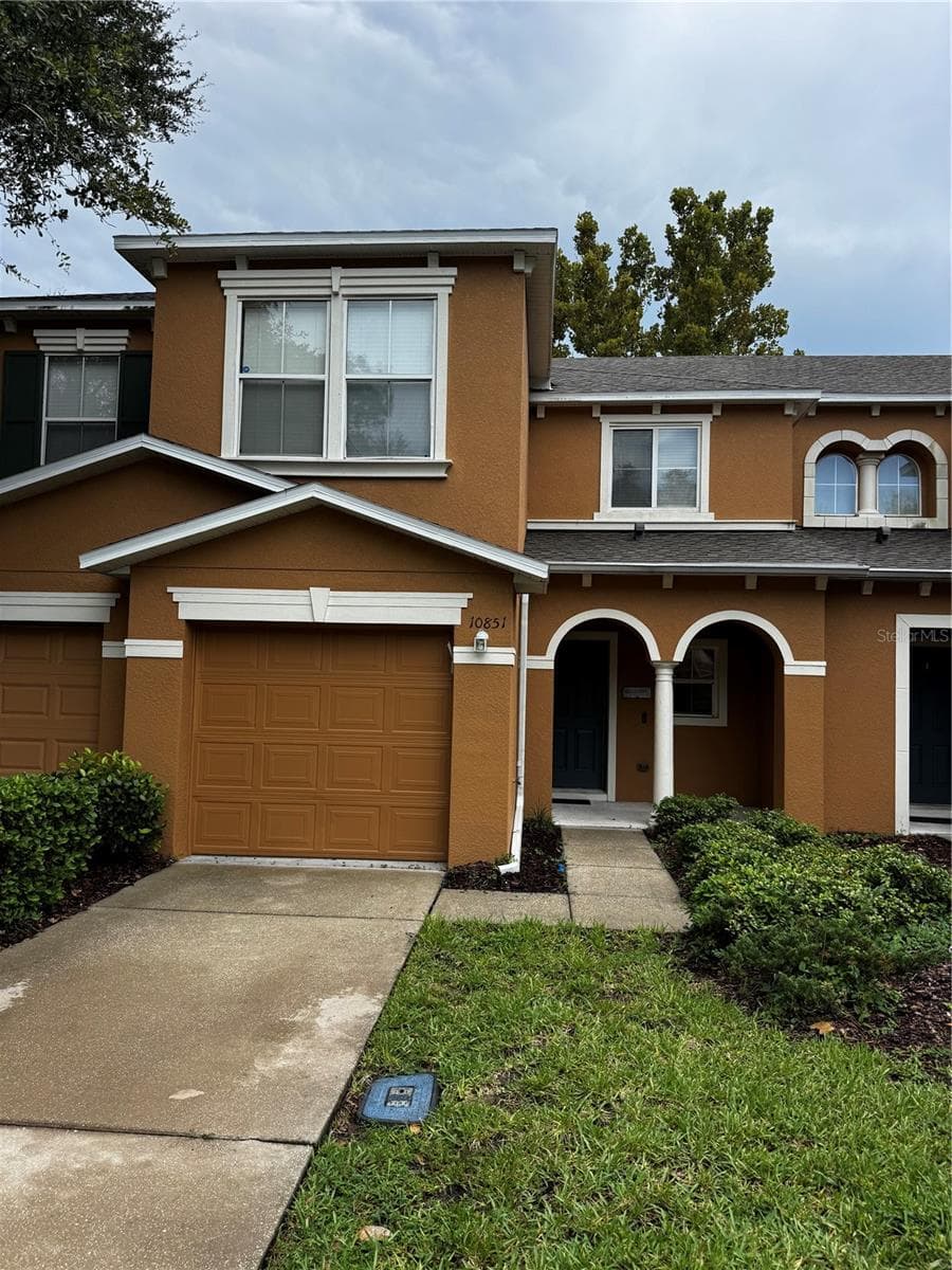 Townhouse at 10851 KENSINGTON PARK AVE, RIVERVIEW, photo 2 of 32