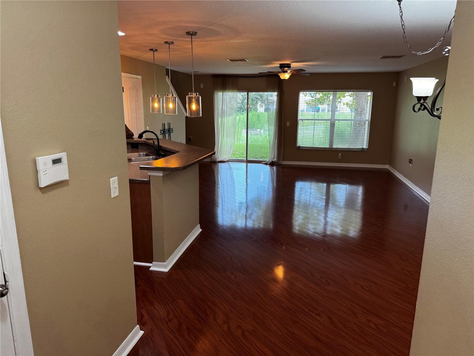 Townhouse at 10851 KENSINGTON PARK AVE, RIVERVIEW, photo 5 of 32