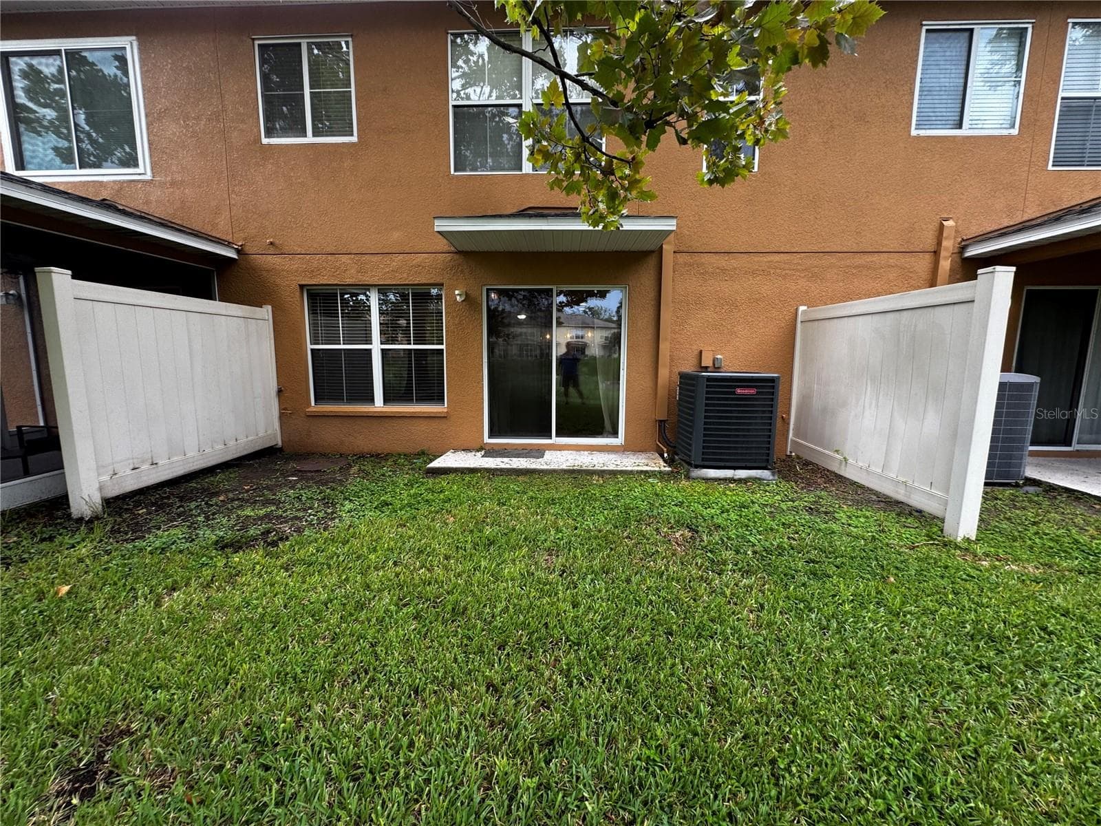 Townhouse at 10851 KENSINGTON PARK AVE, RIVERVIEW, photo 9 of 32