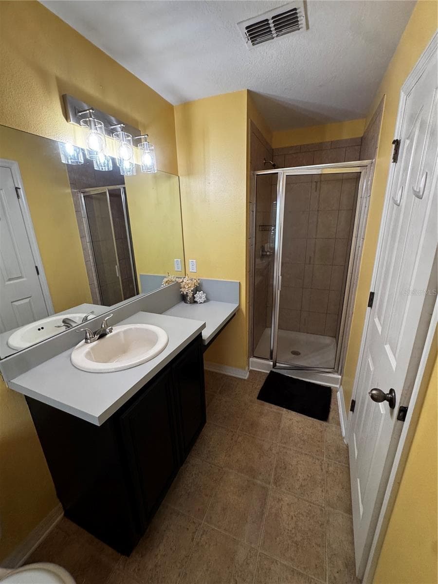 Townhouse at 10851 KENSINGTON PARK AVE, RIVERVIEW, photo 17 of 32