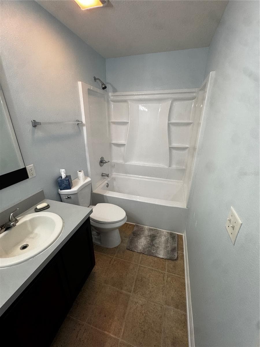 Townhouse at 10851 KENSINGTON PARK AVE, RIVERVIEW, photo 22 of 32