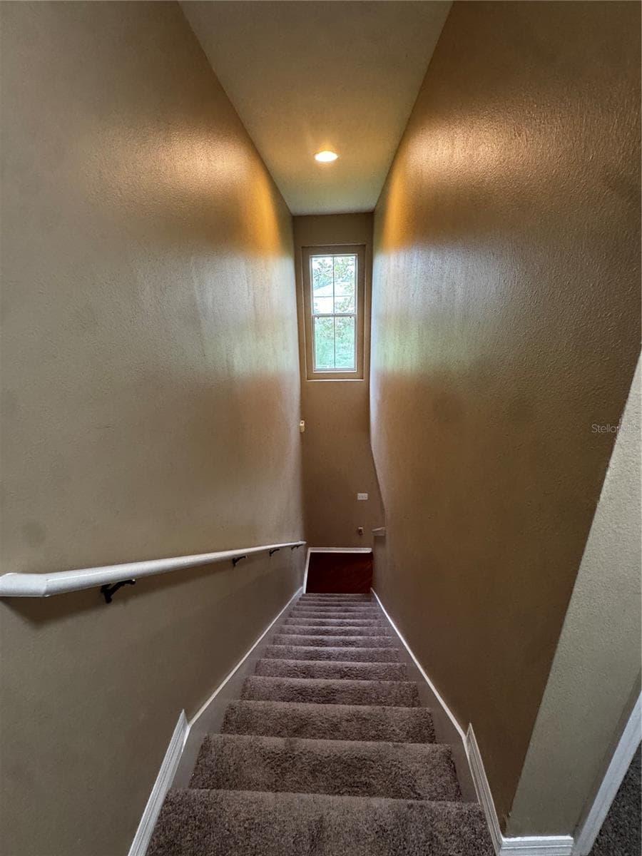 Townhouse at 10851 KENSINGTON PARK AVE, RIVERVIEW, photo 31 of 32