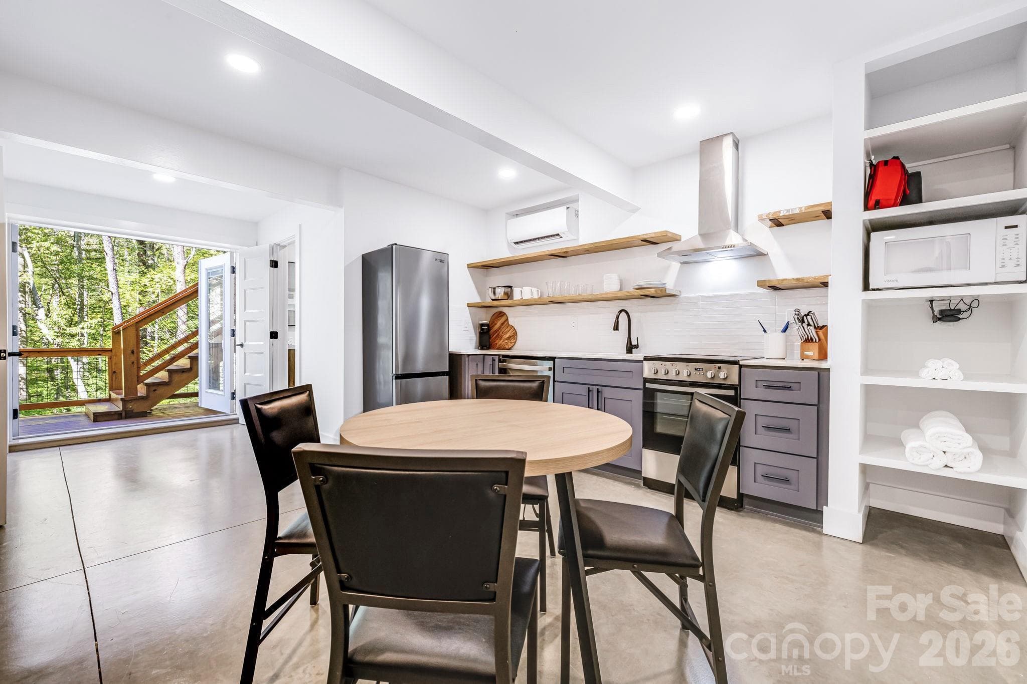 Single Family Residence at 56 Creek Run Road, Candler, photo 6 of 37