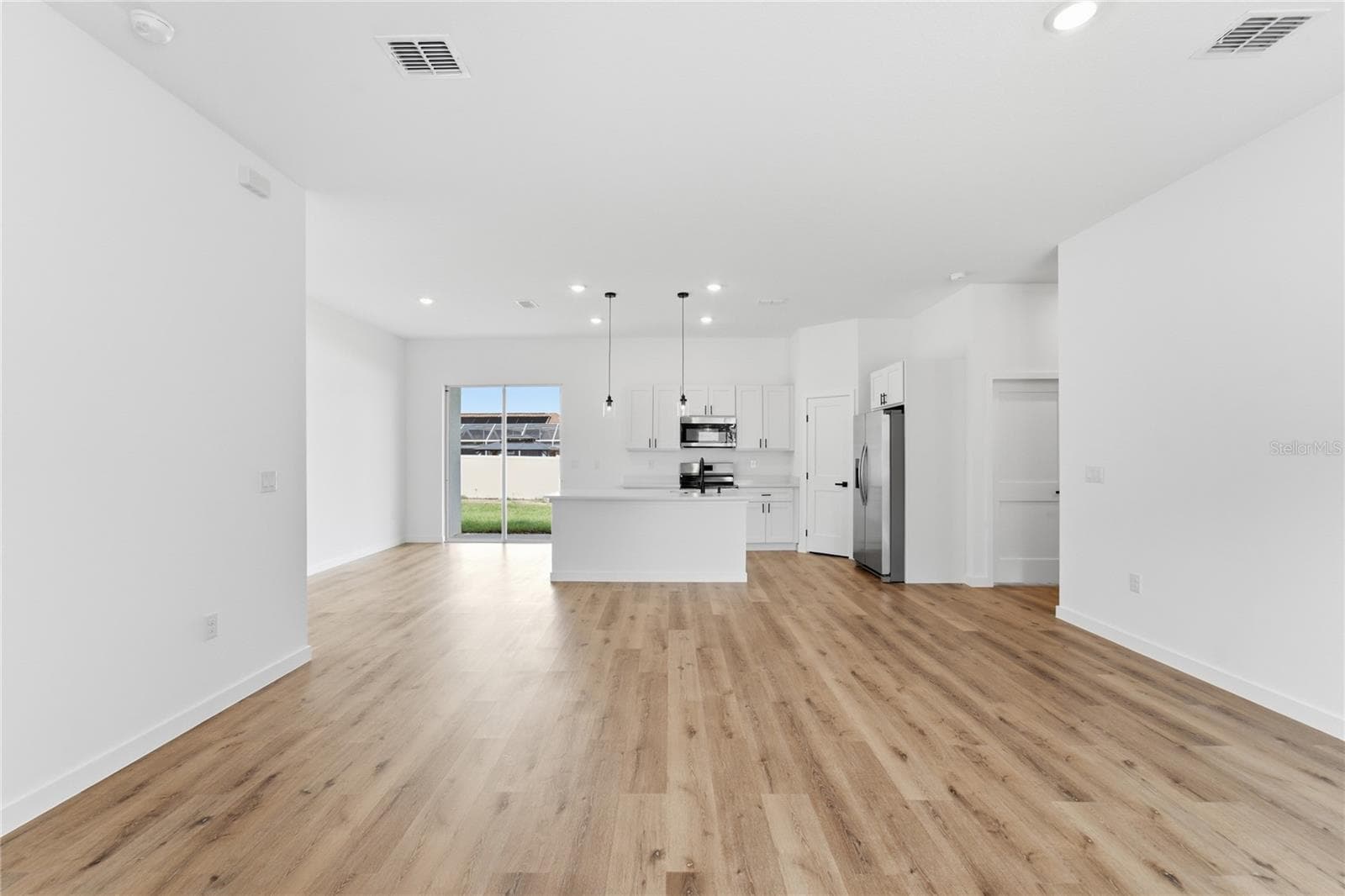 Single Family Residence at 308 MARION OAKS CRSE, OCALA, photo 10 of 42