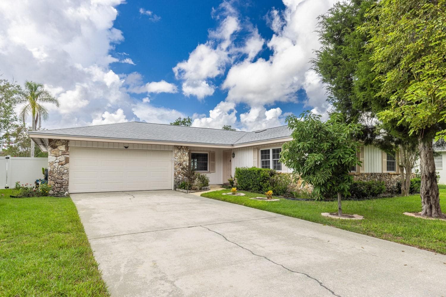 Single Family Residence at 116 BEAUFORT DR, LONGWOOD, photo 2 of 54
