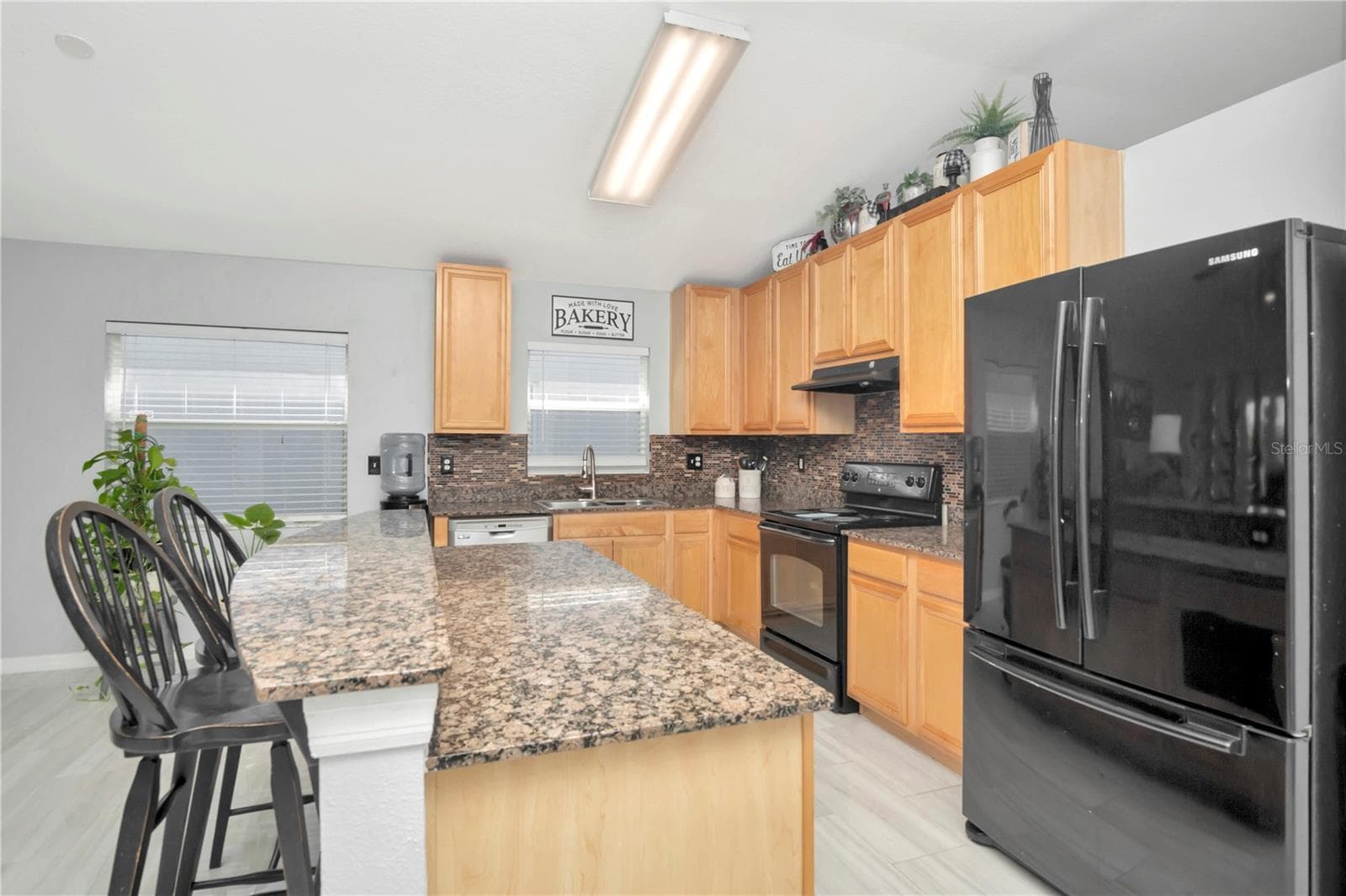 Single Family Residence at 2239 ROANOKE SPRINGS DR, RUSKIN, photo 6 of 25