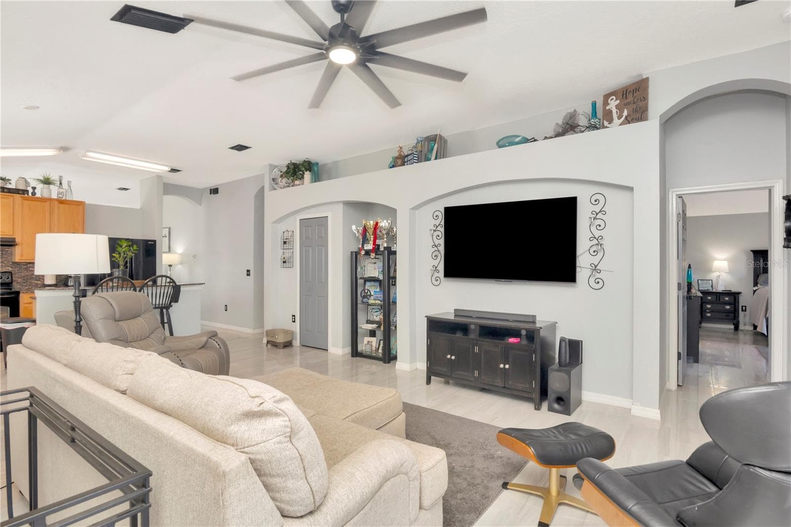 Single Family Residence at 2239 ROANOKE SPRINGS DR, RUSKIN, photo 11 of 25