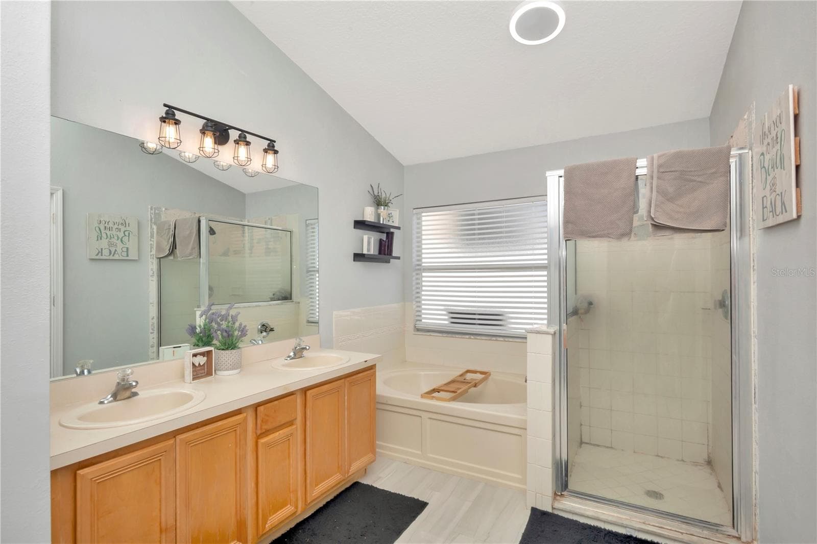 Single Family Residence at 2239 ROANOKE SPRINGS DR, RUSKIN, photo 18 of 25