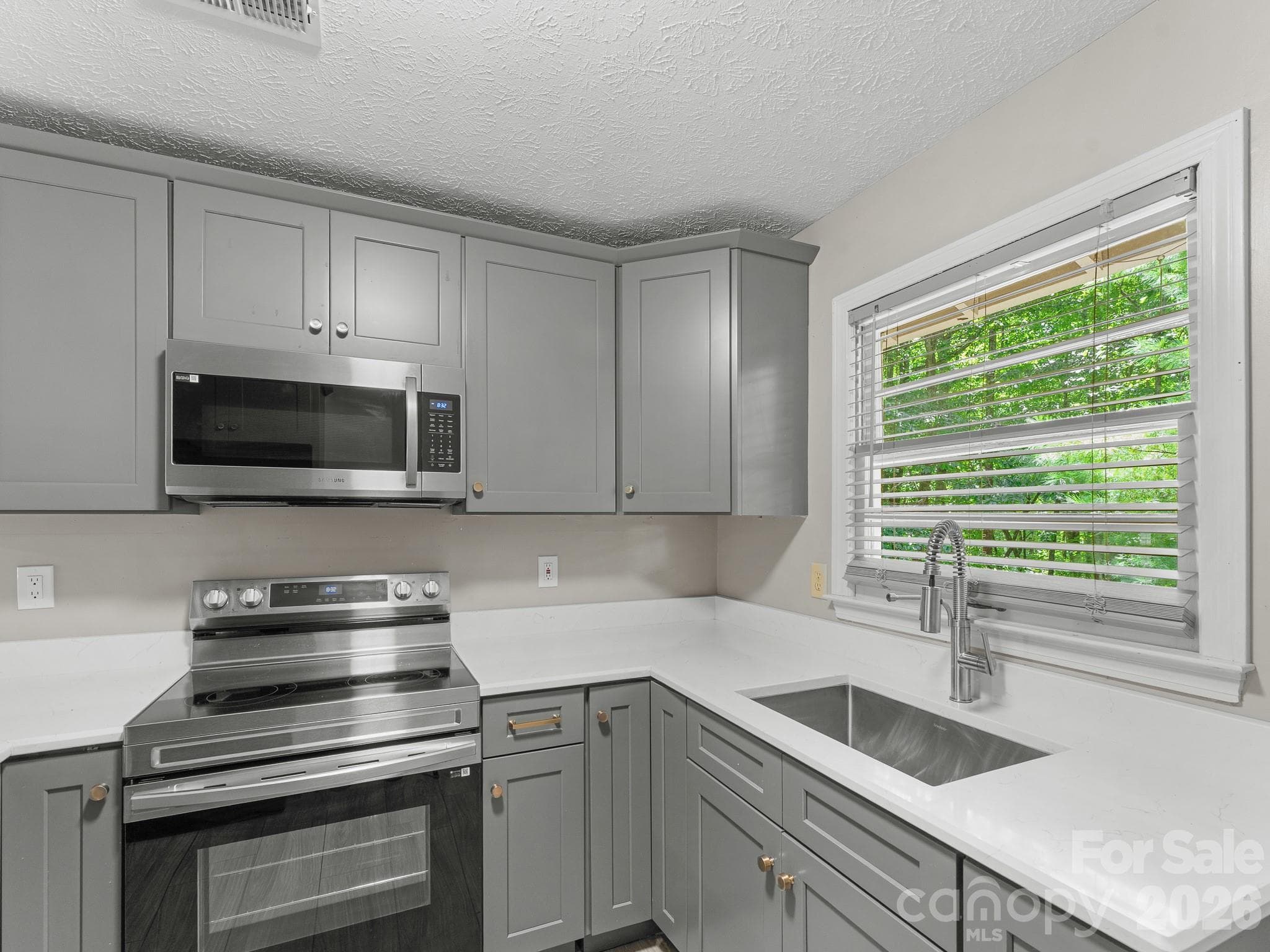 Unit 2 Kitchen all new! - 71 Harvey Osteen Road, Zirconia