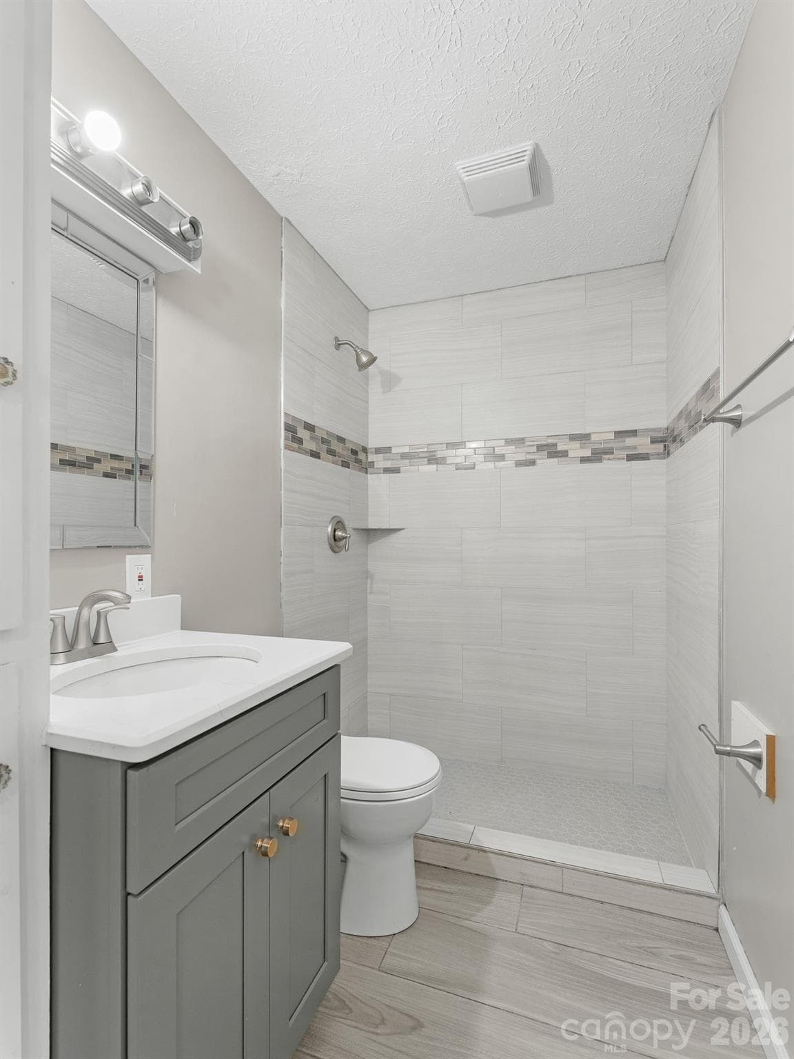 Unit 2 Full Bathroom - 71 Harvey Osteen Road, Zirconia