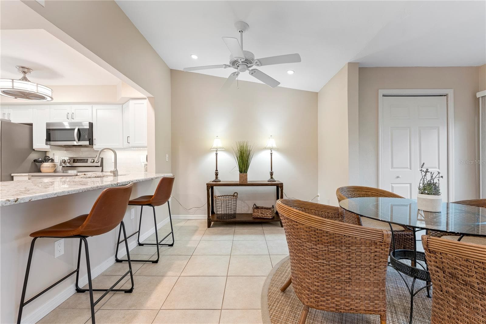 Condominium at 2756 CLUBHOUSE DR #202, SARASOTA, photo 10 of 34
