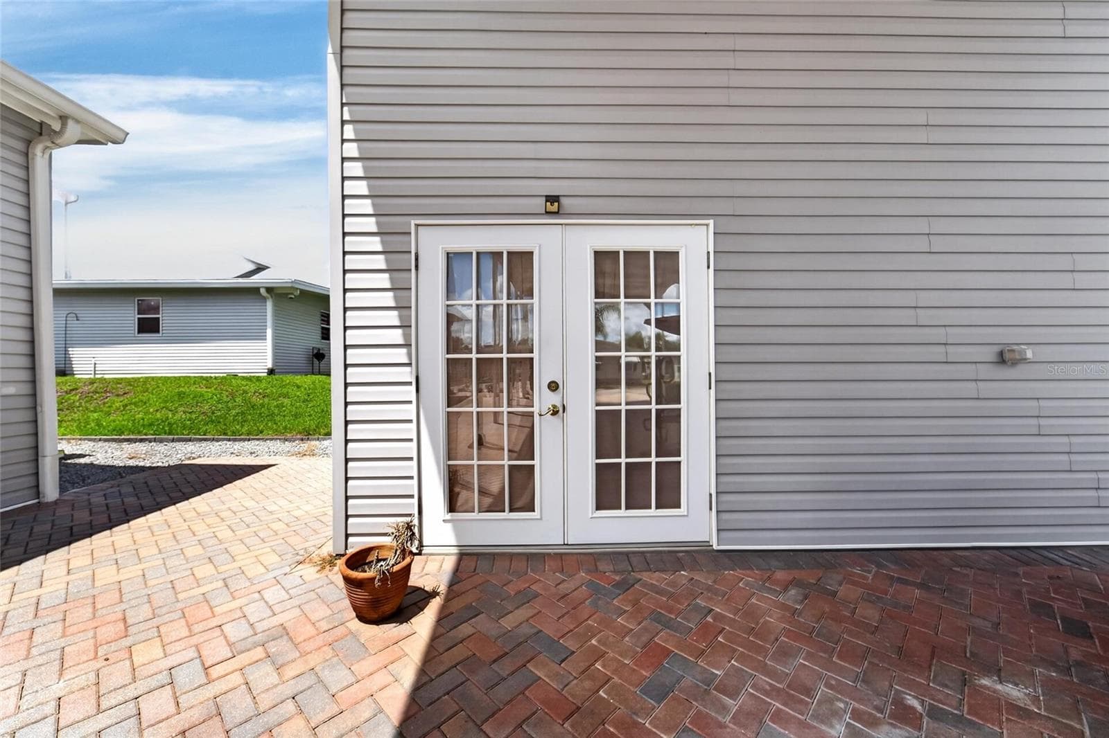 Two story workshop - 10039 STERLING AVE, DADE CITY