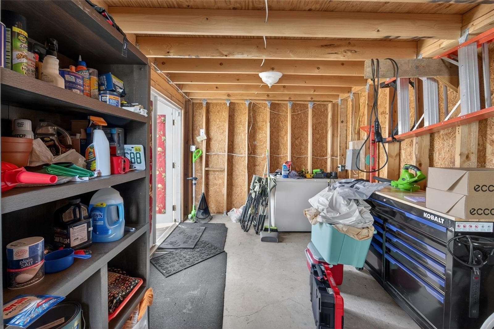 1st floor of shed - 10039 STERLING AVE, DADE CITY