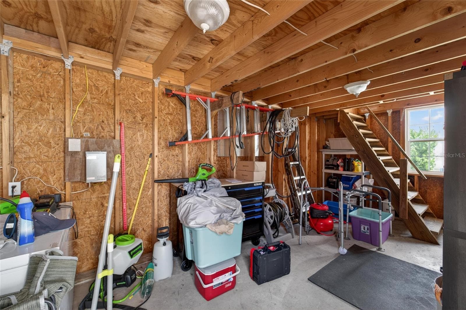 1st floor of shed - 10039 STERLING AVE, DADE CITY