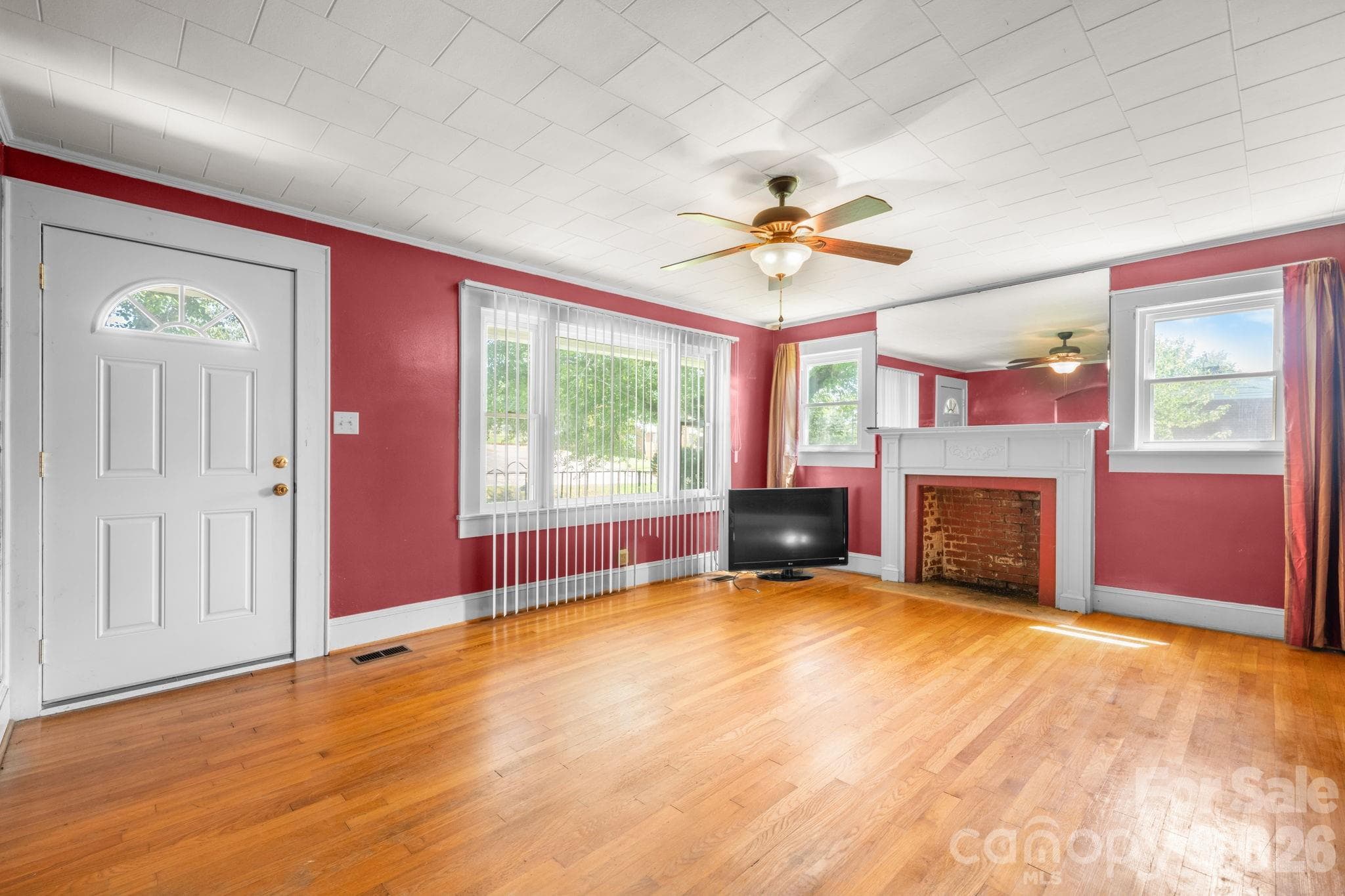 Single Family Residence at 414B Old NC 18 Highway, Morganton, photo 8 of 23