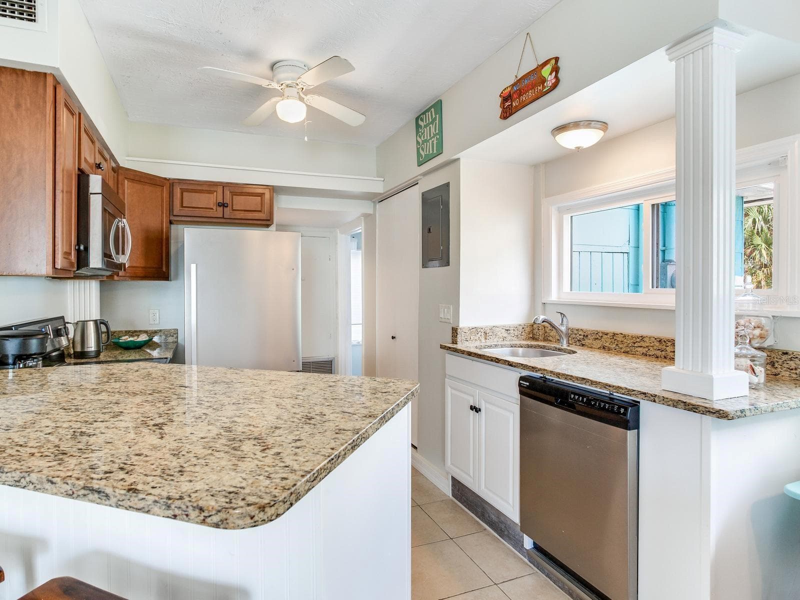 Kitchen - 120 93RD AVE, TREASURE ISLAND
