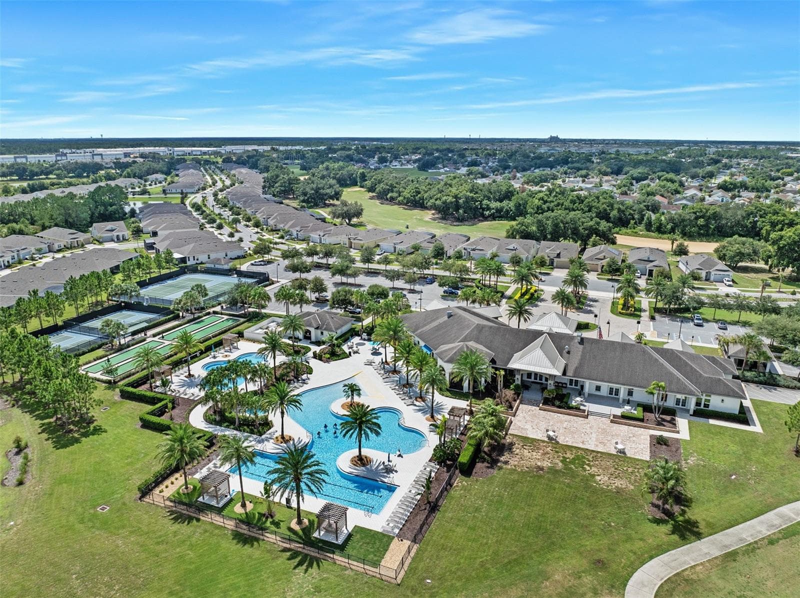 Single Family Residence at 7748 FOUR SEASONS BLVD, KISSIMMEE, photo 3 of 83