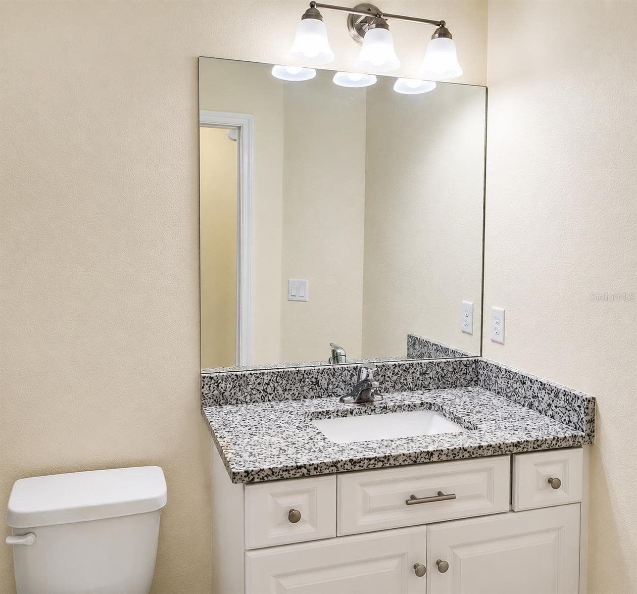 Single Family Residence at 10114 BRIAR CIR, HUDSON, photo 15 of 23