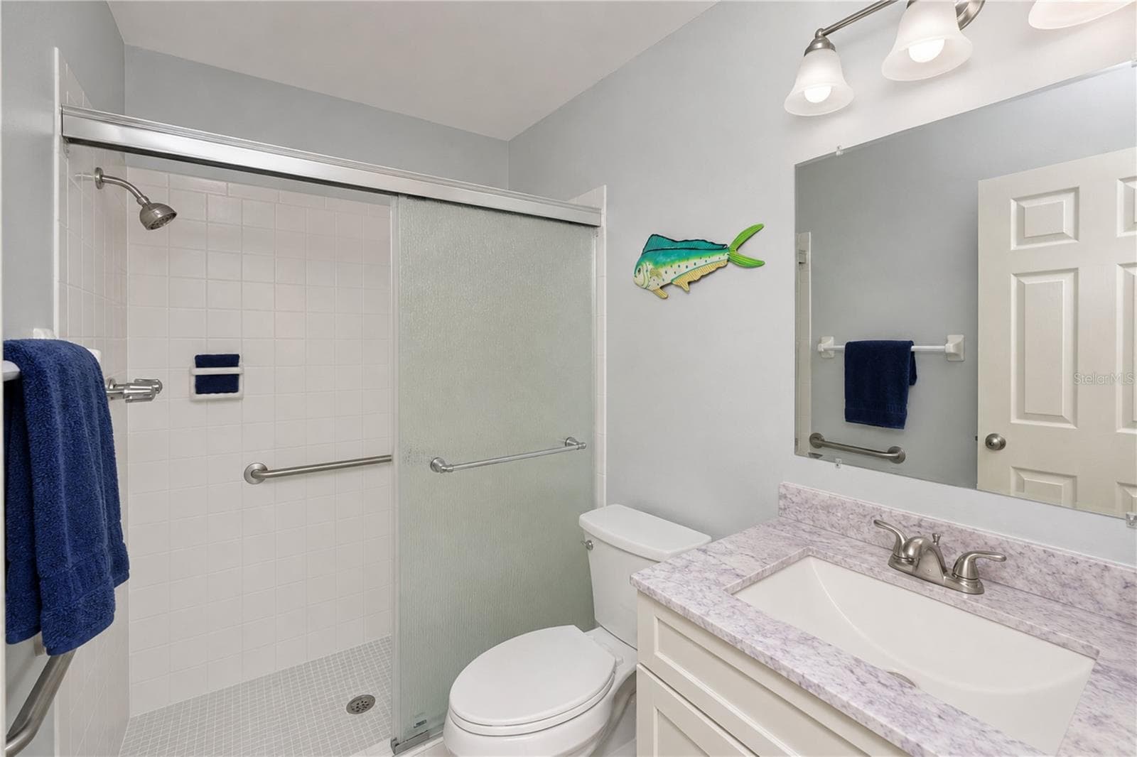 Secondary bathroom - 9411 CONCORD CIR, BRADENTON
