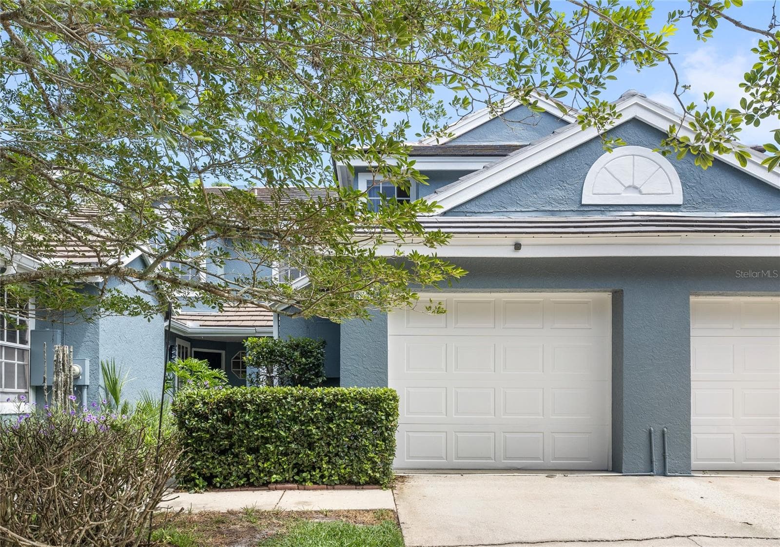 1482 CREEKSIDE CIR