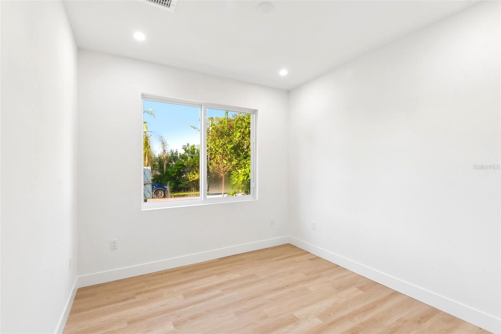 Single Family Residence at 266 PLATON AVE, DUNEDIN, photo 20 of 30