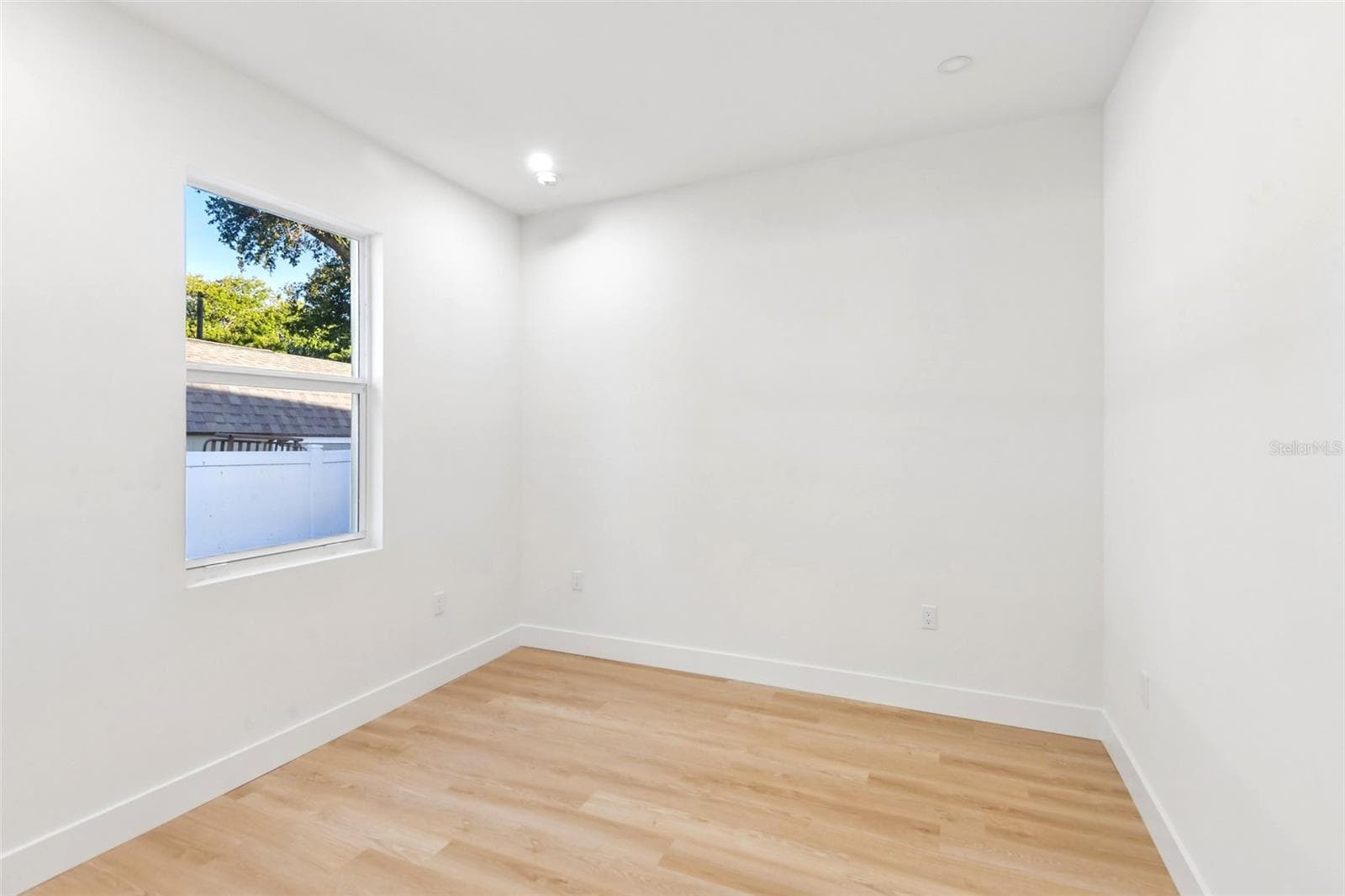 Single Family Residence at 266 PLATON AVE, DUNEDIN, photo 24 of 30