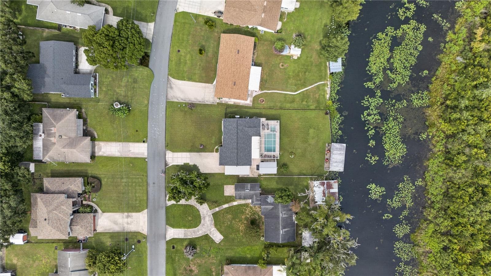 Single Family Residence at 28050 LOIS DR, TAVARES, photo 38 of 45