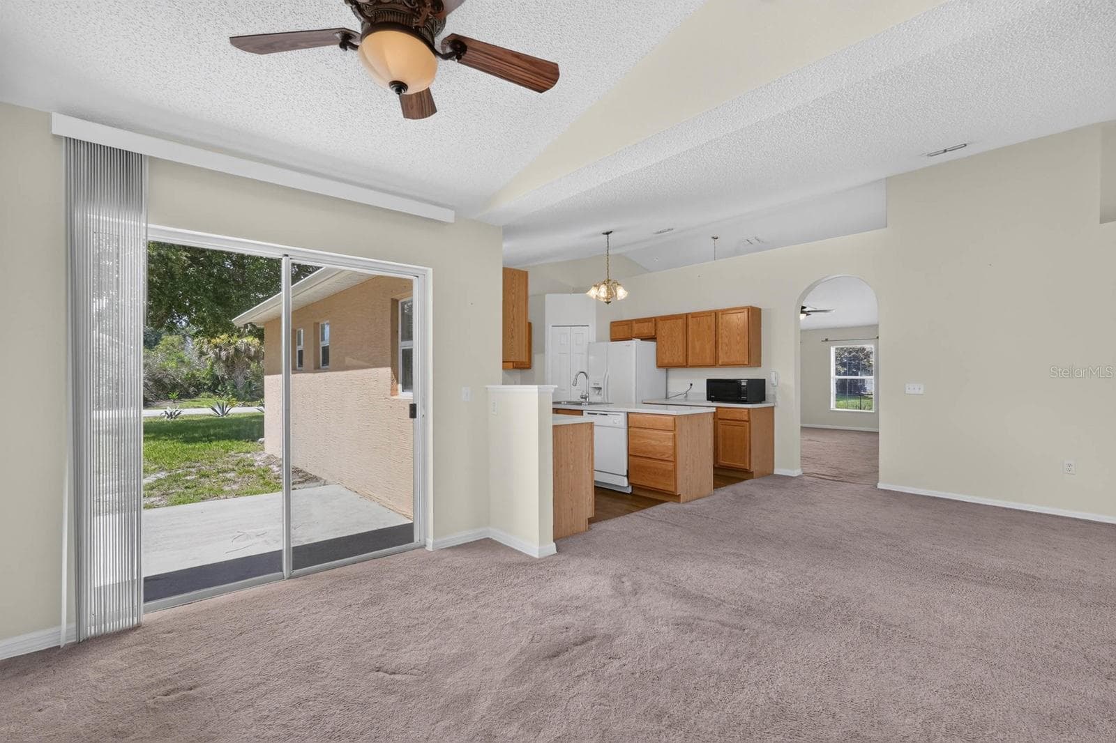 dinette looking towards kitchen - 99 PICKERING DR, PALM COAST