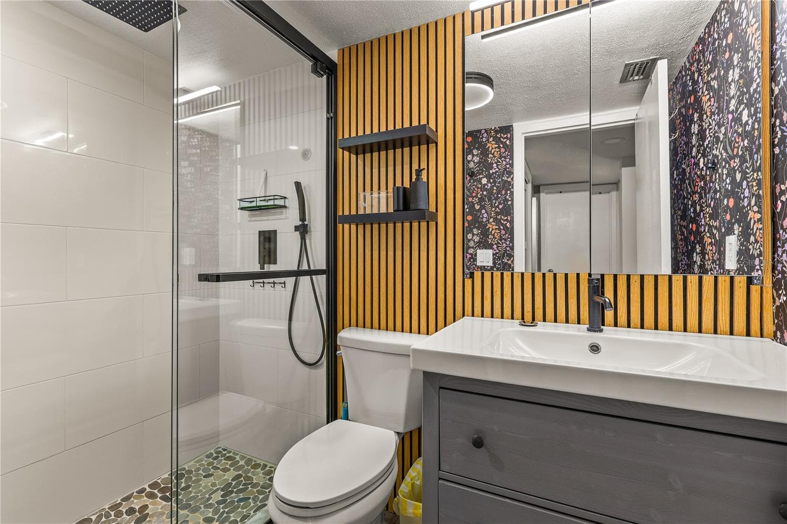 Condominium at 1051 S HIGHLAND ST #7D, MOUNT DORA, photo 18 of 32