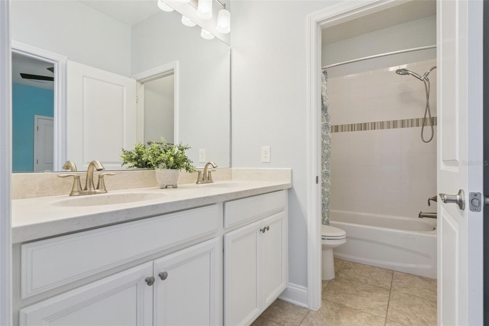 Single Family Residence at 1589 RESOLUTE ST, CELEBRATION, photo 27 of 49