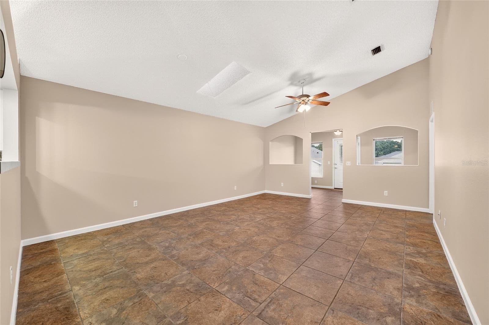 Living Room - 1923 NW 50TH CIR, OCALA