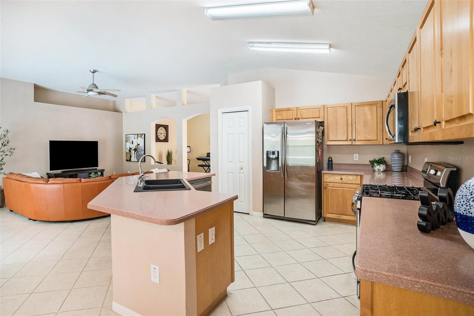 Single Family Residence at 2132 RENSSELAER DR, WESLEY CHAPEL, photo 13 of 45