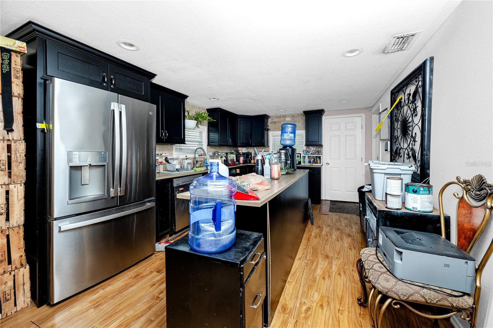 Single Family Residence at 1250 LAKEVIEW RD, CLEARWATER, photo 7 of 42
