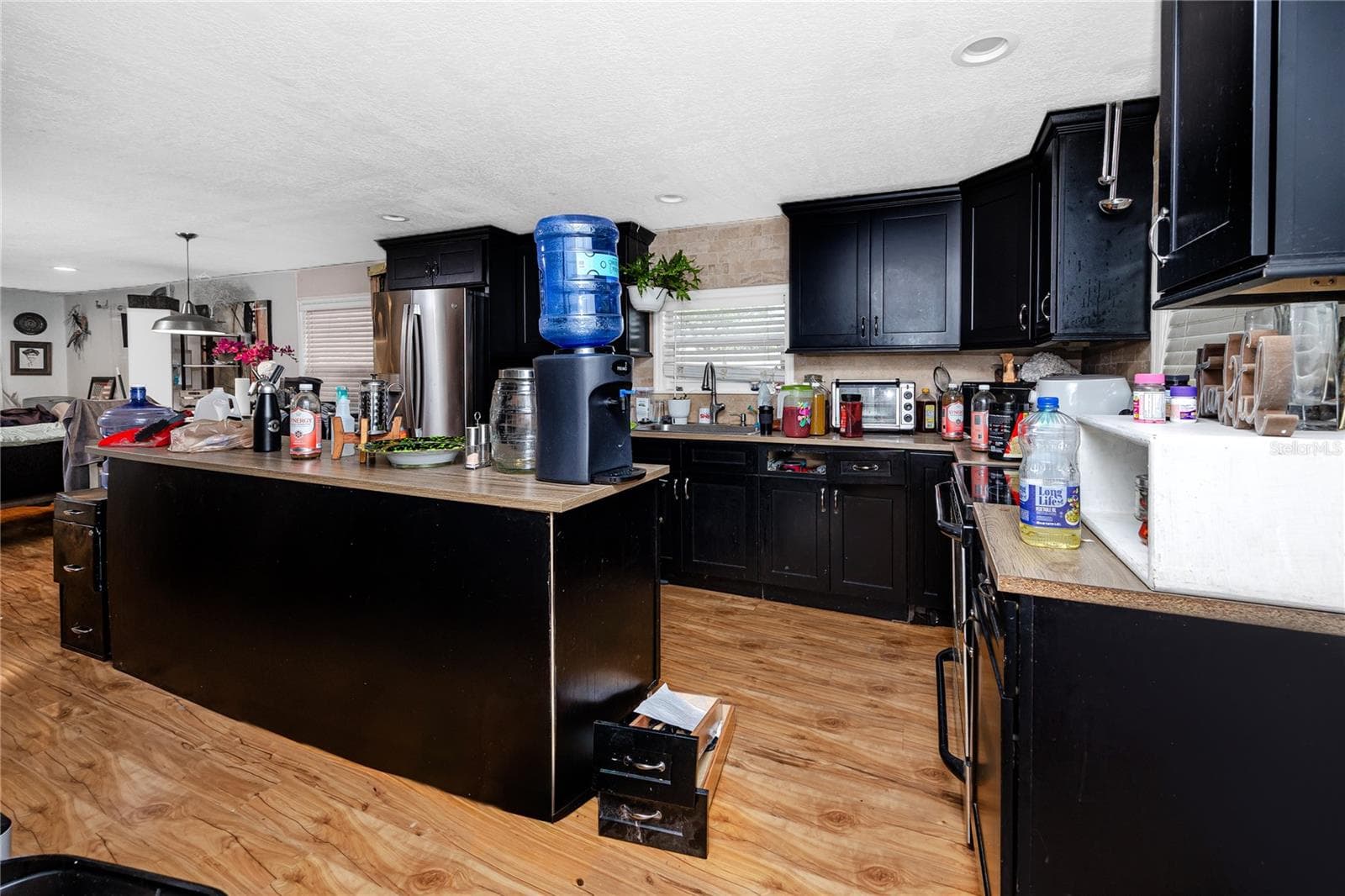 Single Family Residence at 1250 LAKEVIEW RD, CLEARWATER, photo 9 of 42