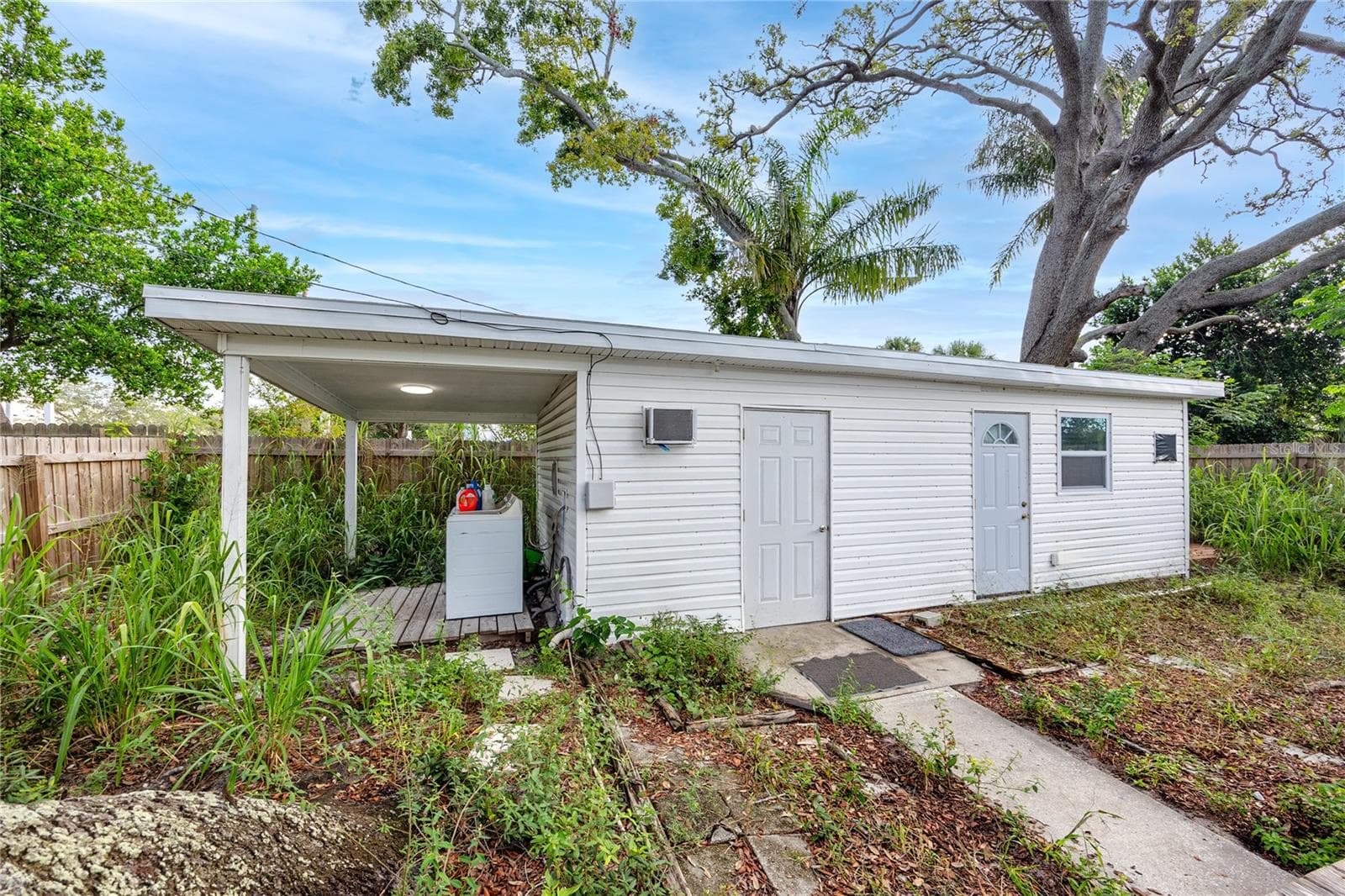 Single Family Residence at 1250 LAKEVIEW RD, CLEARWATER, photo 24 of 42