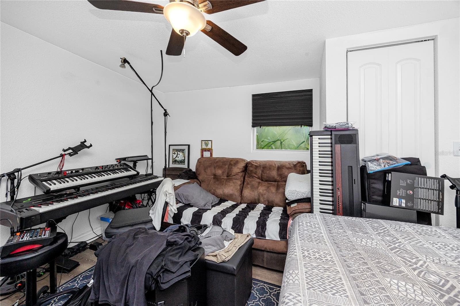 Single Family Residence at 1250 LAKEVIEW RD, CLEARWATER, photo 32 of 42