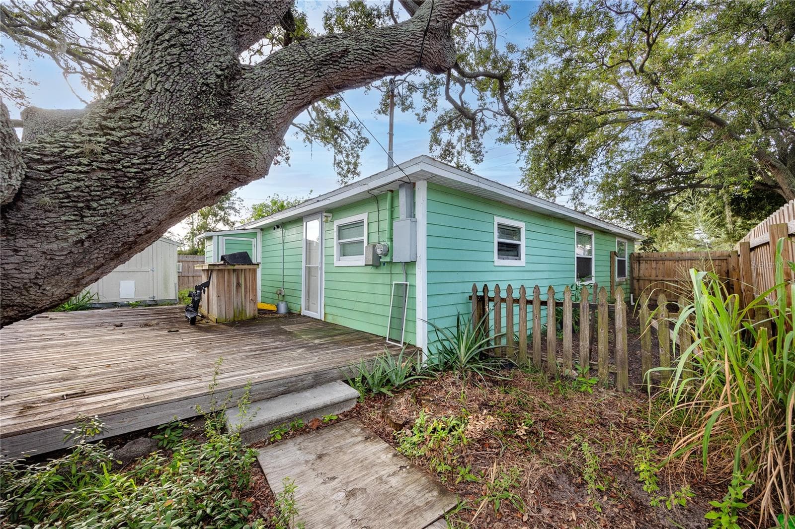 Single Family Residence at 1250 LAKEVIEW RD, CLEARWATER, photo 40 of 42