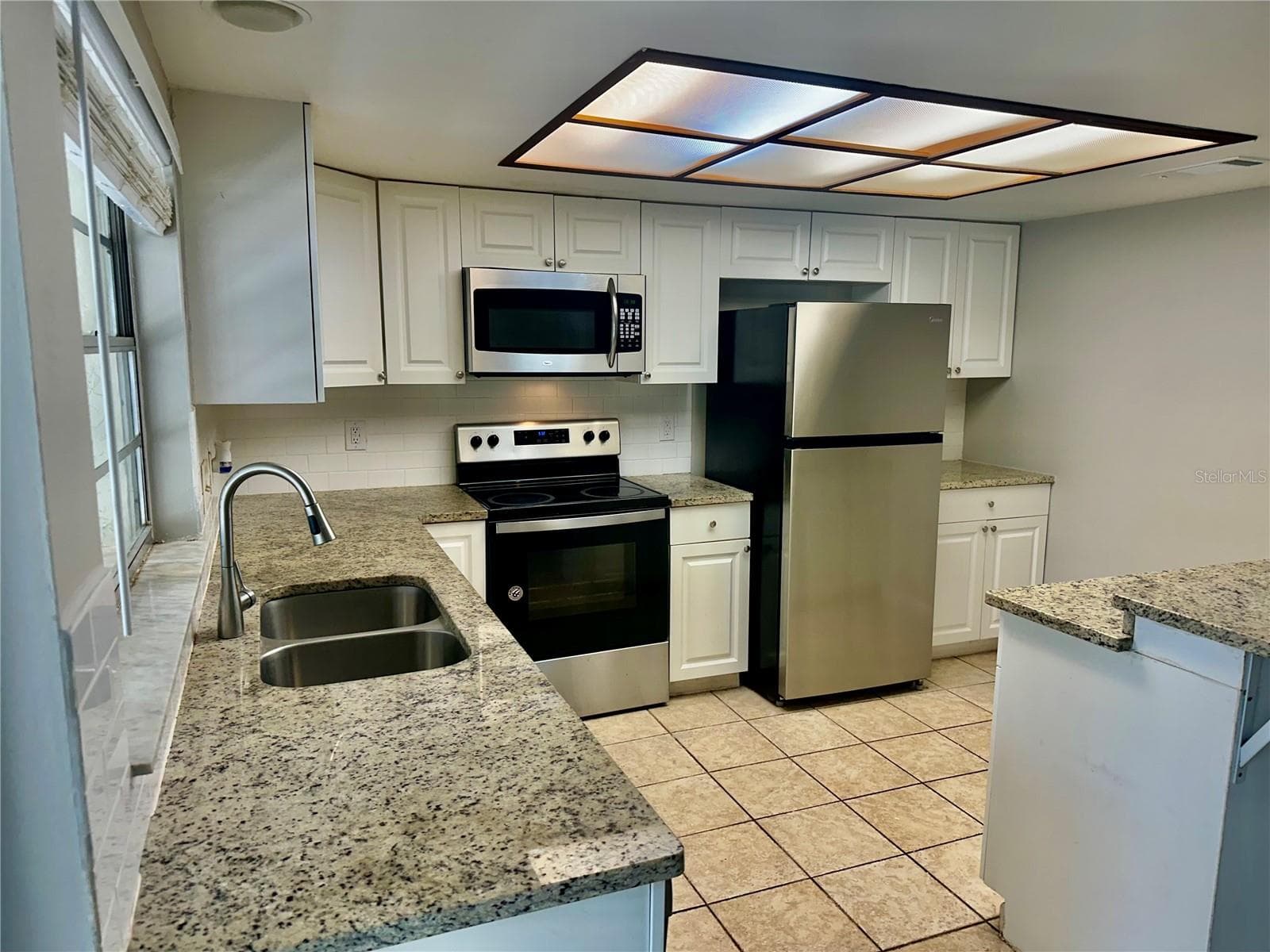 Townhouse at 14752 MORNING DR, LUTZ, photo 12 of 31