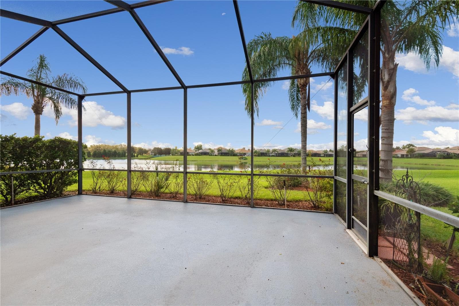 And the sense that you are surrounded by tropical nature. - 2464 LAUREL GLEN DR, LAKELAND