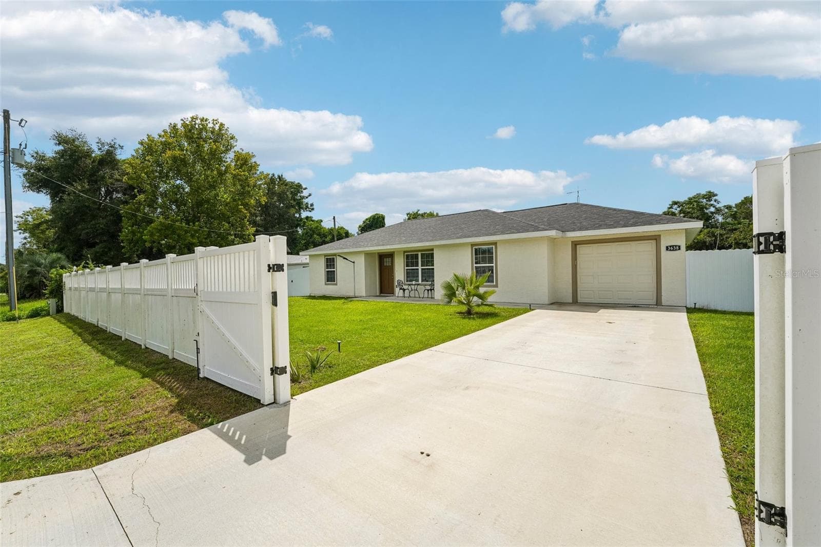Single Family Residence at 3638 SE 137TH ST, SUMMERFIELD, photo 2 of 24