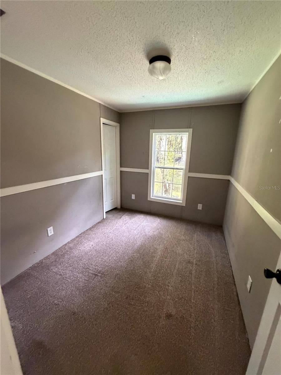 Manufactured Home at 10685 SW 156TH PL, DUNNELLON, photo 8 of 39