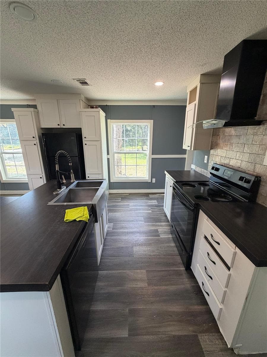 Manufactured Home at 10685 SW 156TH PL, DUNNELLON, photo 10 of 39
