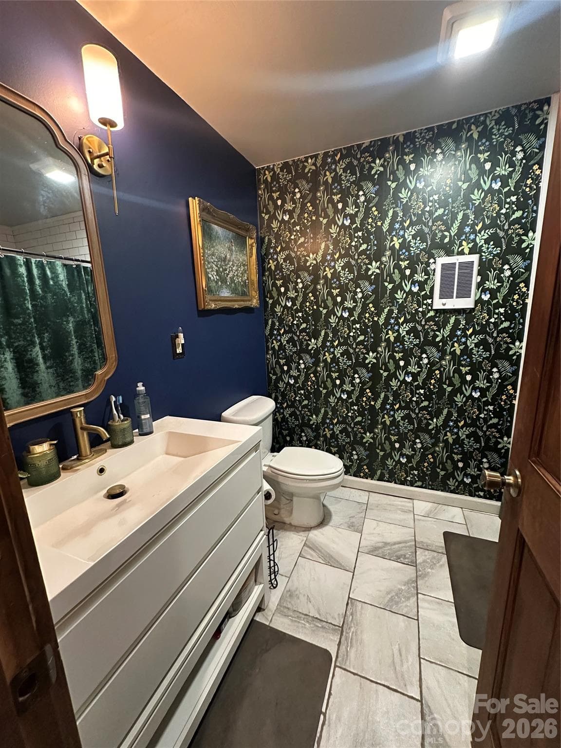 Full bath - 20 S Main Street S, Marshall