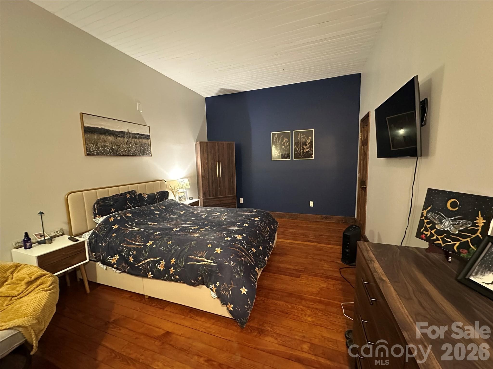 Bedroom 1 - 20 S Main Street S, Marshall
