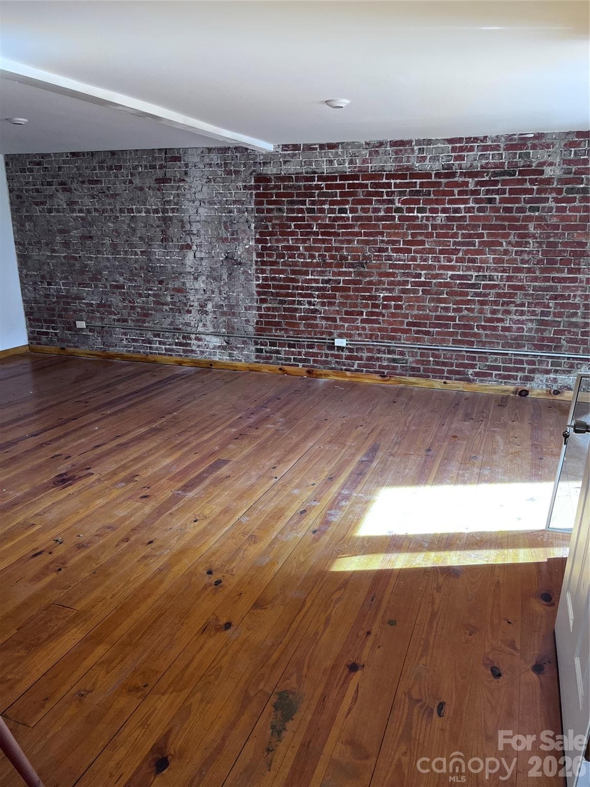 Mezzanine floor studio - 20 S Main Street S, Marshall