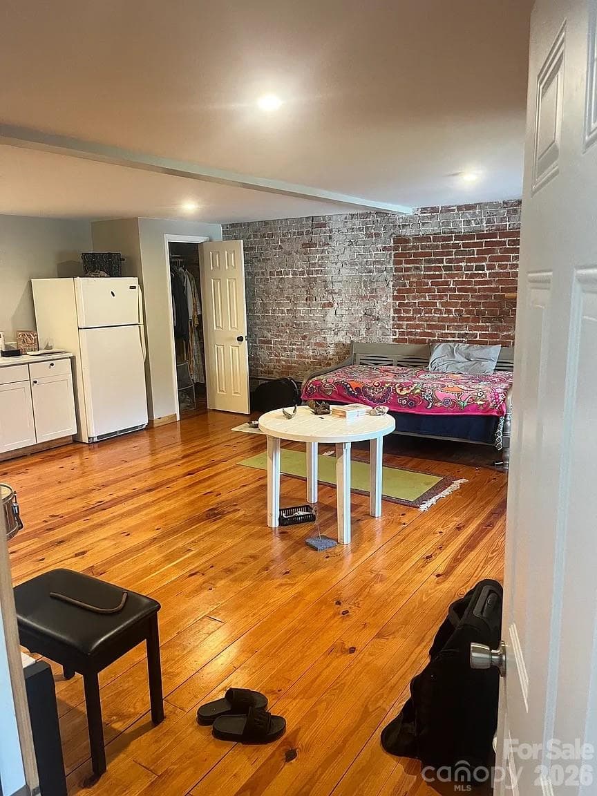 Mezzanine studio staged photo - 20 S Main Street S, Marshall